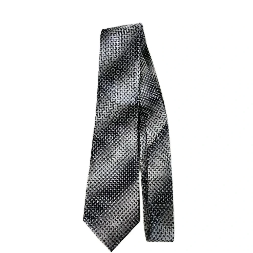 Van Heusen Jacquard Men's Necktie 100% Silk‎ Black/Silver Tungsten Geometric 58